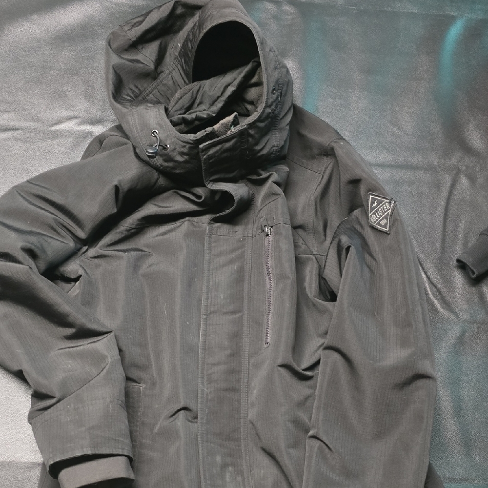 Hollister Men's Black Hooded Jacket